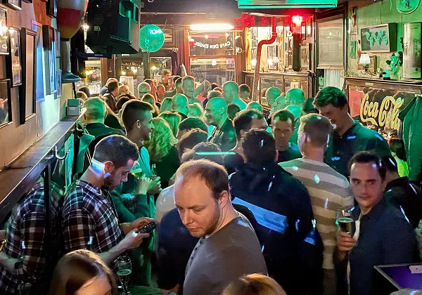 Cafedenengel - Party with friends